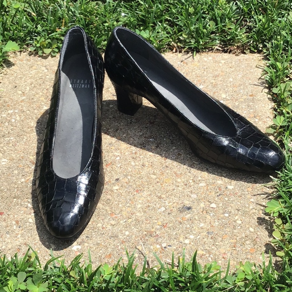 Stuart Weitzman leather croc embossed pump